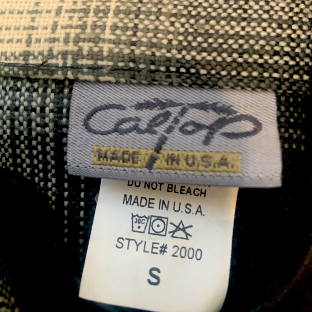 Caltop black and white flannel
